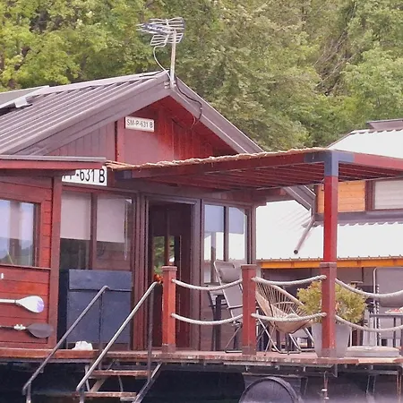 Victoria House Holiday home Perucac