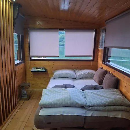 Holiday home Victoria House