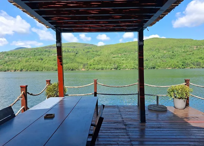 Victoria House 度假居 佩鲁恰茨